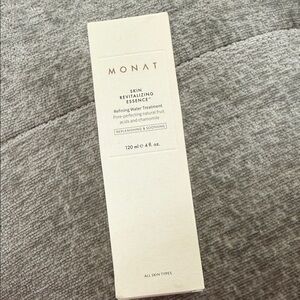 MONAT skin revitalizing essence